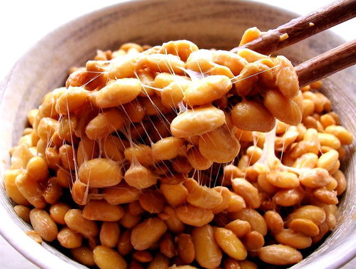 睡眠食物 納豆拌飯有天然助眠作用 怕黏臭可吃堅果芝麻對抗失眠